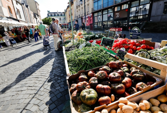 Marché des Lices à Rennes, marché du samedi accessible